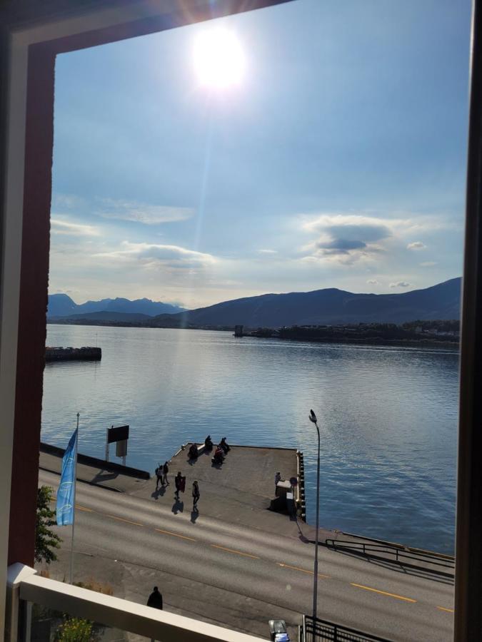 Single Elegant Room I Sentrum- Sea View Ålesund Exterior foto
