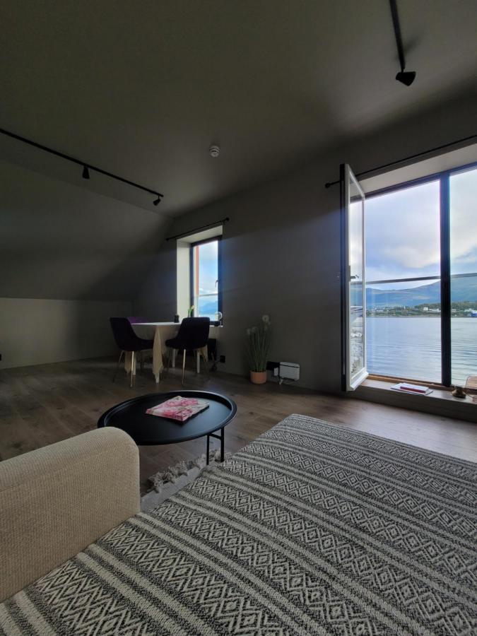 Single Elegant Room I Sentrum- Sea View Ålesund Exterior foto